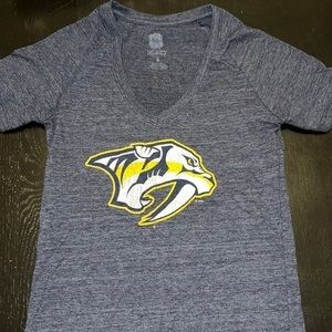 Nashville Predators T shirt